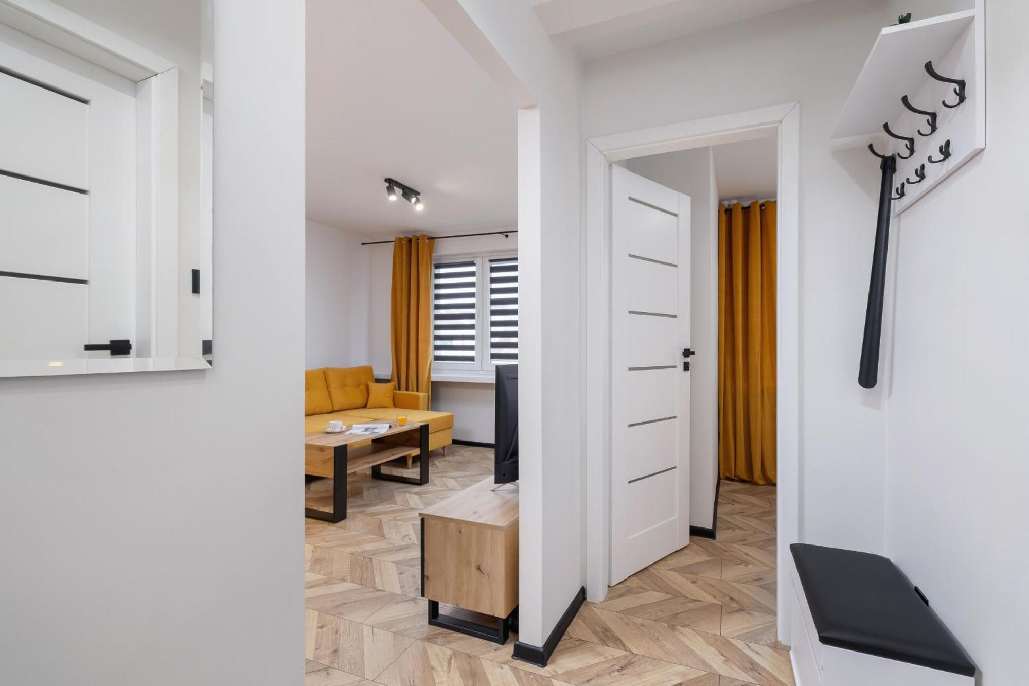 City Center One-Bedroom Apartment With Bathtub By Noclegi Renters Rzeszow Exterior photo