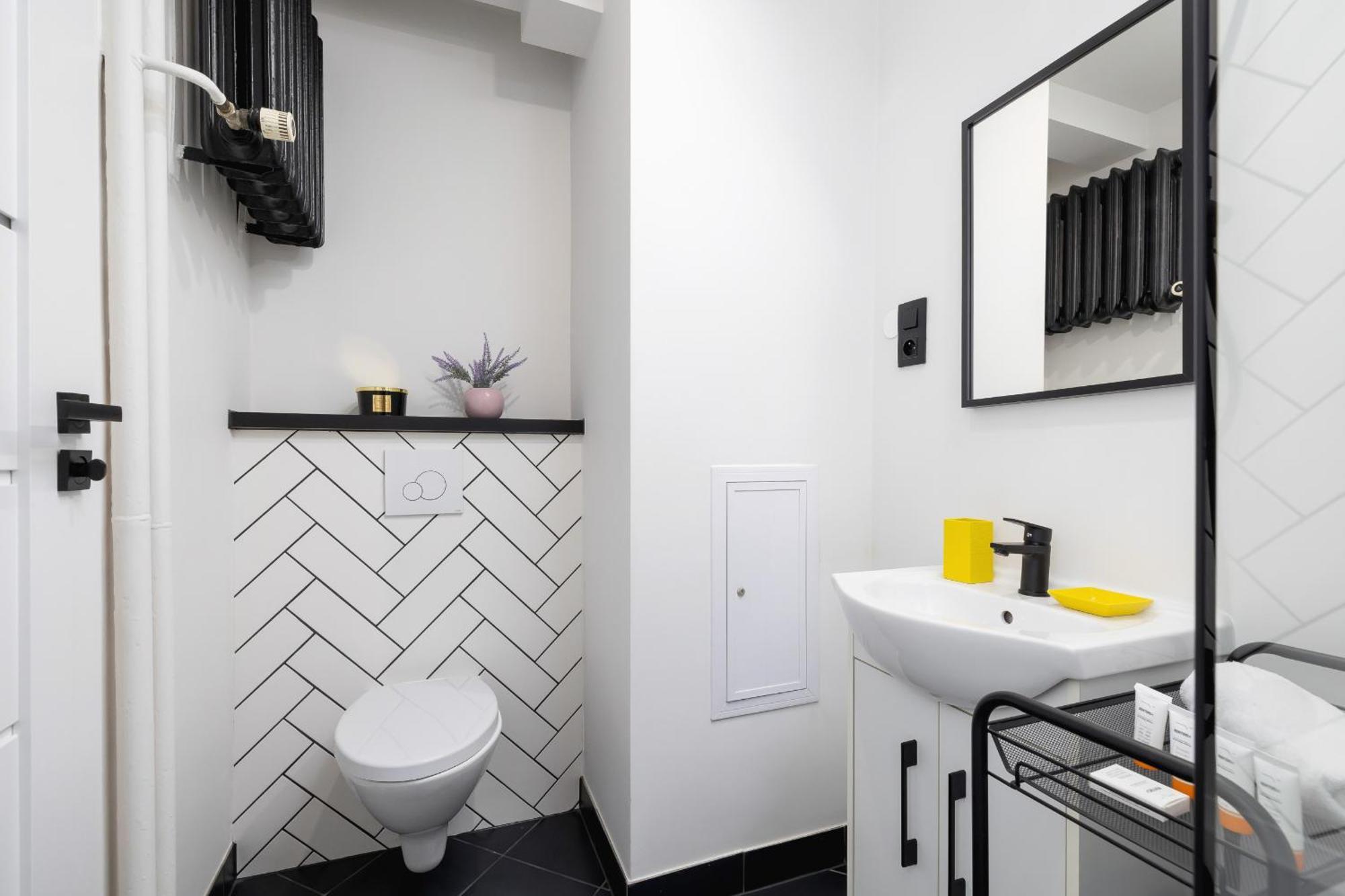 City Center One-Bedroom Apartment With Bathtub By Noclegi Renters Rzeszow Exterior photo